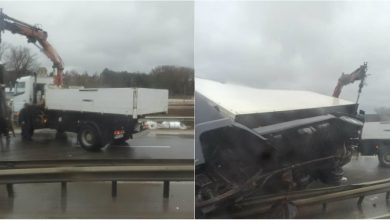 Photo of foto, video | Accident de groază în raionul Criuleni. Un camion s-a răsturnat pe separatorul de sensuri