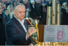 Photo of foto | Familia lui Dodon are propriul pomelnic? Ar fi fost tipărite 1500 de exemplare