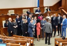 Photo of update | Ședința Parlamentului a fost închisă, fără să fie luată vreo decizie. PAS: „Noi trebuie să muncim, primim salarii!”