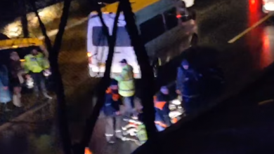 Photo of video | Un bărbat din capitală a decedat în stradă după ce a căzut pe carosabil, chiar în fața unui automobil