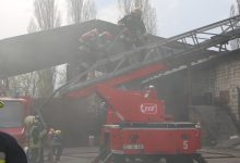 Photo of foto | Flăcări pe o stradă din capitală! Cinci echipaje de pompieri au plecat la fața locului