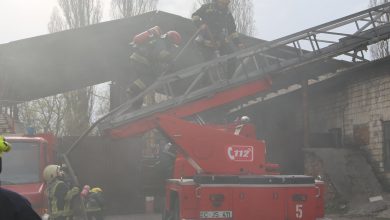 Photo of foto | Flăcări pe o stradă din capitală! Cinci echipaje de pompieri au plecat la fața locului