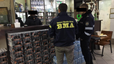 Photo of Un agent economic a fost amendat cu 75.000 de lei pentru că vindea ilegal fast-food și tutun pentru narghilea
