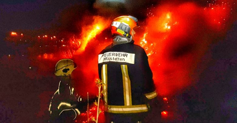 Photo of foto, video | Sute de hectare de teren, din nou afectate de incendii. Pompierii au luptat cu flăcările puternice ore în șir