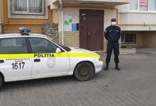 Photo of Carantină într-un bloc din Ialoveni: Oamenii pot ieși din case cel mult pentru 45 de minute