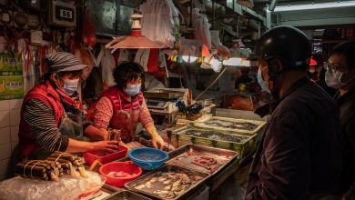 Photo of Pieţele stradale din Wuhan, redeschise. Din difuzoare se aud mesaje care anunță „victoria” Chinei împotriva COVID-19