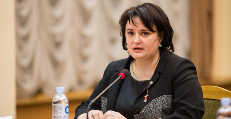 Photo of Mesajul Vioricăi Dumbrăveanu de Ziua Mondială a Sănătății: Anul acesta este despre cei care au în mâini vieți omenești