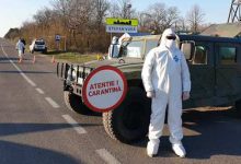 Photo of foto | Au instalat corturi pe marginea traseelor și monitorizează circulația cetățenilor. Polițiștii și militarii veghează localitățile aflate în carantină