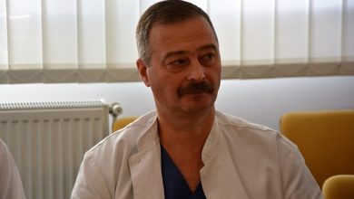 Photo of video | A tratat pacienți pe front și a efectuat mii de intervenții pe ambele maluri ale Prutului. Un doctor originar din Fălești a preluat conducerea spitalului din Suceava