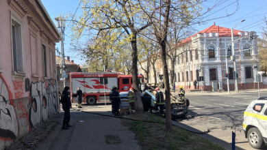 Photo of foto | Accident grav în centrul capitalei. În urma impactului, una dintre mașini s-a răsturnat