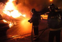 Photo of video | Două mașini, în flăcări la Durlești. Pompierii au intervenit de urgență