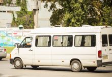 Photo of video | Șoferii de maxi-taxi refuză să iasă la serviciu dacă nu se majorează tariful. Reacția conducerii capitalei