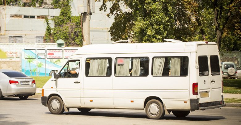 Photo of video | Șoferii de maxi-taxi refuză să iasă la serviciu dacă nu se majorează tariful. Reacția conducerii capitalei