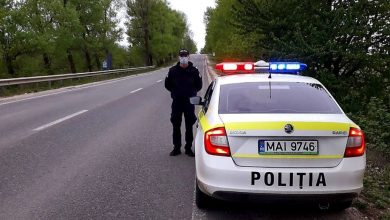 Photo of Este păzită non-stop de polițiști. Cazul unei femei bolnave de coronavirus, care a fugit de două ori de la spitale