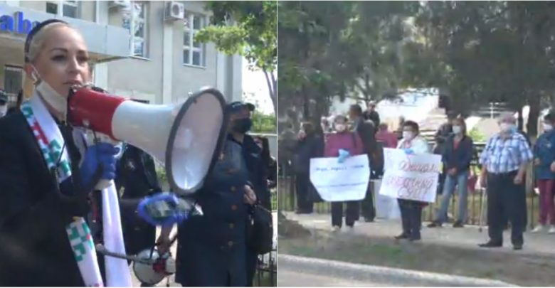 Photo of video | Sute de cetățeni, adunați la Curtea de Apel Cahul, cer „dreptate și transparență”