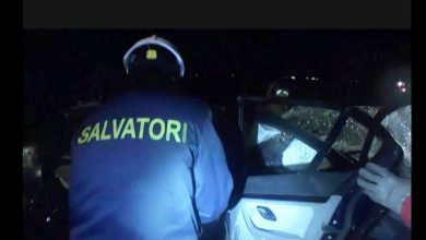 Photo of video | Accident grav pe șoseaua Balcani din capitală. Un șofer a rămas blocat între fiarele vehiculului