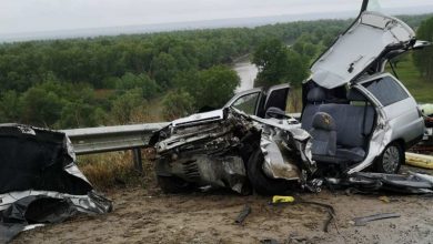 Photo of foto, video | Accident înfricoșător pe un drum din raionul Cahul. Remorca unui camion ar fi făcut zob o mașină