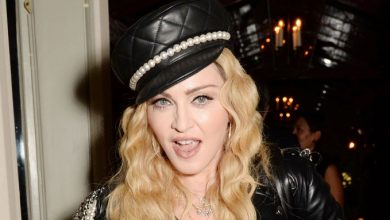 Photo of Madonna: „Voi face o plimbare lungă și voi inspira aerul cu COVID-19”. Aceasta spune că a fost testată pozitiv cu anticorpi