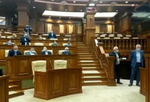 Photo of video | PAS, PPDA, Partidul Șor și Pro Moldova au așteptat azi să participe la ședința Parlamentului. Declarațiile făcute