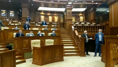 Photo of video | PAS, PPDA, Partidul Șor și Pro Moldova au așteptat azi să participe la ședința Parlamentului. Declarațiile făcute