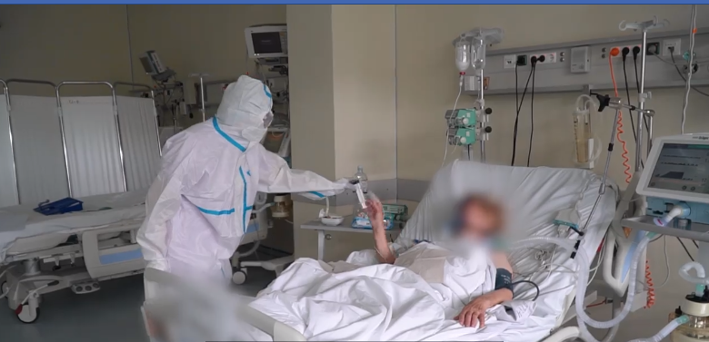 Photo of video | Un doctor arată ce văd bolnavii de COVID-19 înainte de a deceda: „Sper că ultimele momente ale vieții tale nu vor arăta așa”