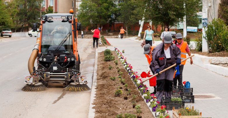 Photo of foto | „Orașul Taraclia devine mai înflorit și mai curat” la inițiativa primarului Partidului ȘOR, Veaceslav Lupov