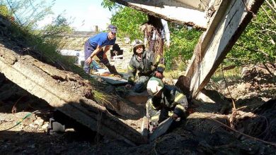 Photo of foto | Un perete s-a prăbușit peste un bărbat la Vulcănești. Membrele inferioare i-au rămas blocate sub plăci de beton