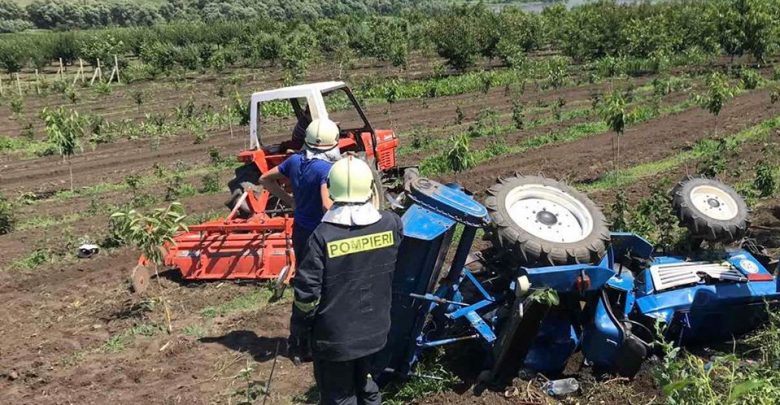 Photo of foto | Un minor de 16 ani a rămas blocat sub tractor pe un câmp din Călărași. Cum s-a întâmplat totul?
