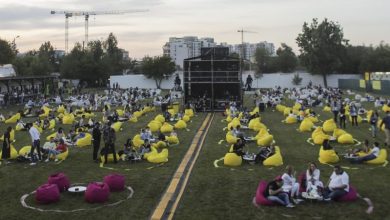Photo of foto | Aer curat, cercuri pe iarbă și jandarmi. La București s-a desfășurat primul concert pe vreme de pandemie
