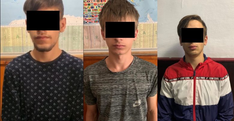 Photo of video | Voiau să se plimbe cu mașina, însă și-ar putea petrece adolescența în pușcărie. Trei tineri, bănuiți că ar fi răpit un automobil