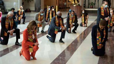Photo of video | Aleșii democrați din SUA au îngenuncheat în Congres. Opt minute și 46 de secunde – dedicate luptei împotriva rasismului