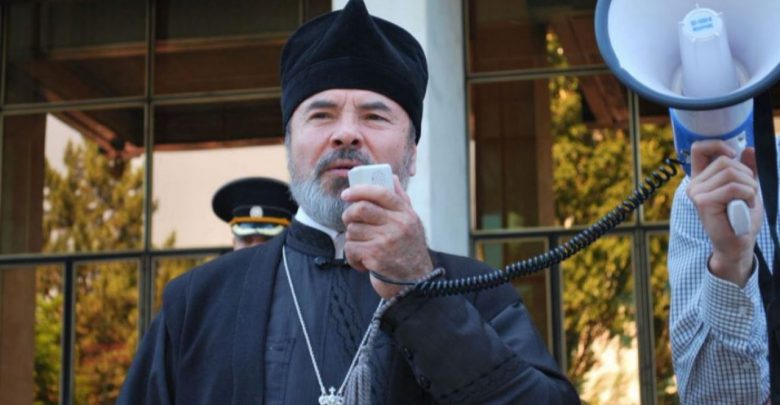 Photo of Marchel și-a schimbat părerea despre coronavirus? Episcopul recunoaște că este infectat și îndeamnă oamenii să se protejeze de boală