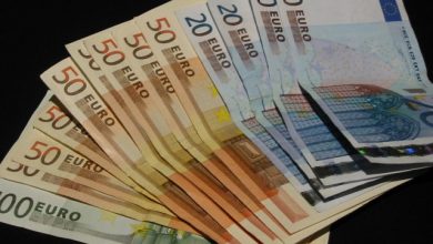 Photo of 800 de euro mită și 9000 de euro cu proveniență necunoscută, ridicați la percheziție. Un bărbat din Cantemir, reținut de CNA