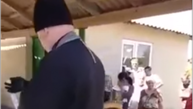 Photo of Declarațiile preotului din Orhei, care s-a certat cu apropiații răposatului în timpul înmormântării: „Le-am intrat în voie și ei m-au murdărit cu acele vorbe”