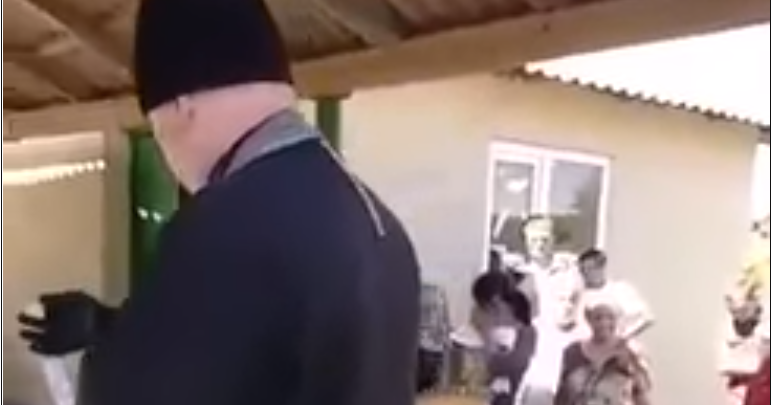 Photo of Declarațiile preotului din Orhei, care s-a certat cu apropiații răposatului în timpul înmormântării: „Le-am intrat în voie și ei m-au murdărit cu acele vorbe”