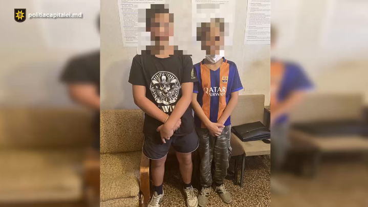 Photo of video | Un bărbat, bruscat și jefuit în plină stradă de doi adolescenți. Unul dintre bănuiți are doar 11 ani