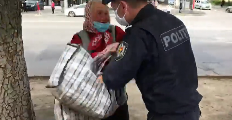 Photo of Bătrâna care ar fi fost bruscată de un polițist, amendată cu 1500 de lei. Investigarea acțiunilor ofițerului continuă