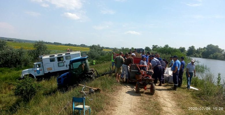 Photo of foto, video | Pericolul inundațiilor persistă! Raioanele în care salvatorii și localnicii au consolidat diguri de protecție