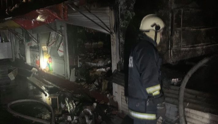 Photo of foto | Incendiu puternic în Piața Centrală din capitală. Pompierii și salvatorii – la fața locului