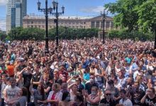 Photo of Proteste masive într-un oraș din Rusia. Circa 35.000 de persoane, revoltate de arestarea guvernatorului unei regiuni