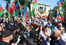 Photo of video | Protest violent în Chișinău! La un marș pașnic, comunitățile armeană și azeră s-au luat la bătaie