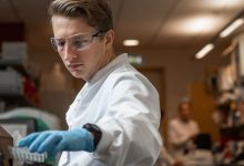 Photo of video | Un nou studiu arată că vaccinul de la Oxford declanșează răspuns imun la COVID-19