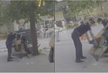 Photo of video | Doi ofițeri, filmați în timp ce rețineau un bărbat pe o stradă din Chișinău, au fost criticați de trecători. Reacția Poliției