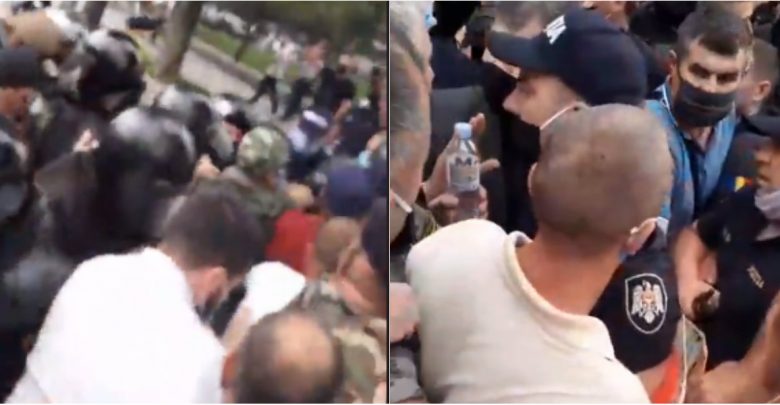 Photo of Poliția infirmă că o persoană ar fi fost internată în urma altercațiilor din această săptămână dintre protestatari și ofițeri: „Este o dezinformare și încercare de denigrare”