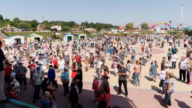 Photo of foto, video | „Jos mâinile de pe OrheiLand”. Mii de oameni protestează în aceste clipe împotriva închiderii parcului de distracții