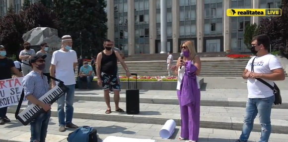 Photo of video | Încă un protest în capitală. Prestatorii de servicii solicită să fie permise evenimentele cu mai multe persoane