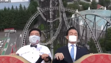 Photo of video | „Nu țipați și fiți serioși”. Directorii unui parc de distracții au arătat oamenilor cum să se dea în rollercoaster pe timp de pademie