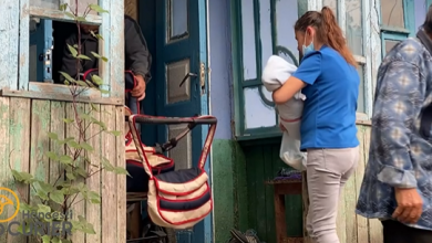 Photo of video | Femeia care și-ar fi abandonat copilul, într-o plantație din Nisporeni, a fost externată împreună cu bebelușul