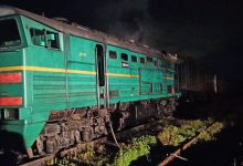 Photo of foto | Incendiu pe o linie de cale ferată din Ialoveni. Locomotiva unui tren, cuprinsă de flăcări