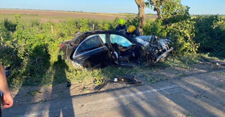 Photo of foto | Accident grav la Anenii Noi. Șoferul unui Mercedes a decedat, iar două persoane au suferit traumatisme după ce mașina în care se aflau a derapat